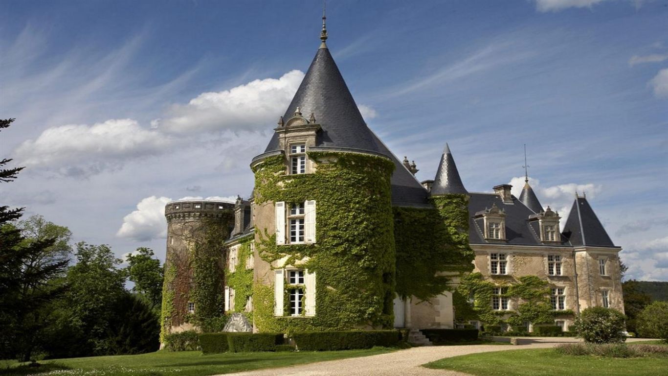 Créer des Moments Exceptionnels : Un Mariage Français de Rêve dans un Château du XVe Siècle